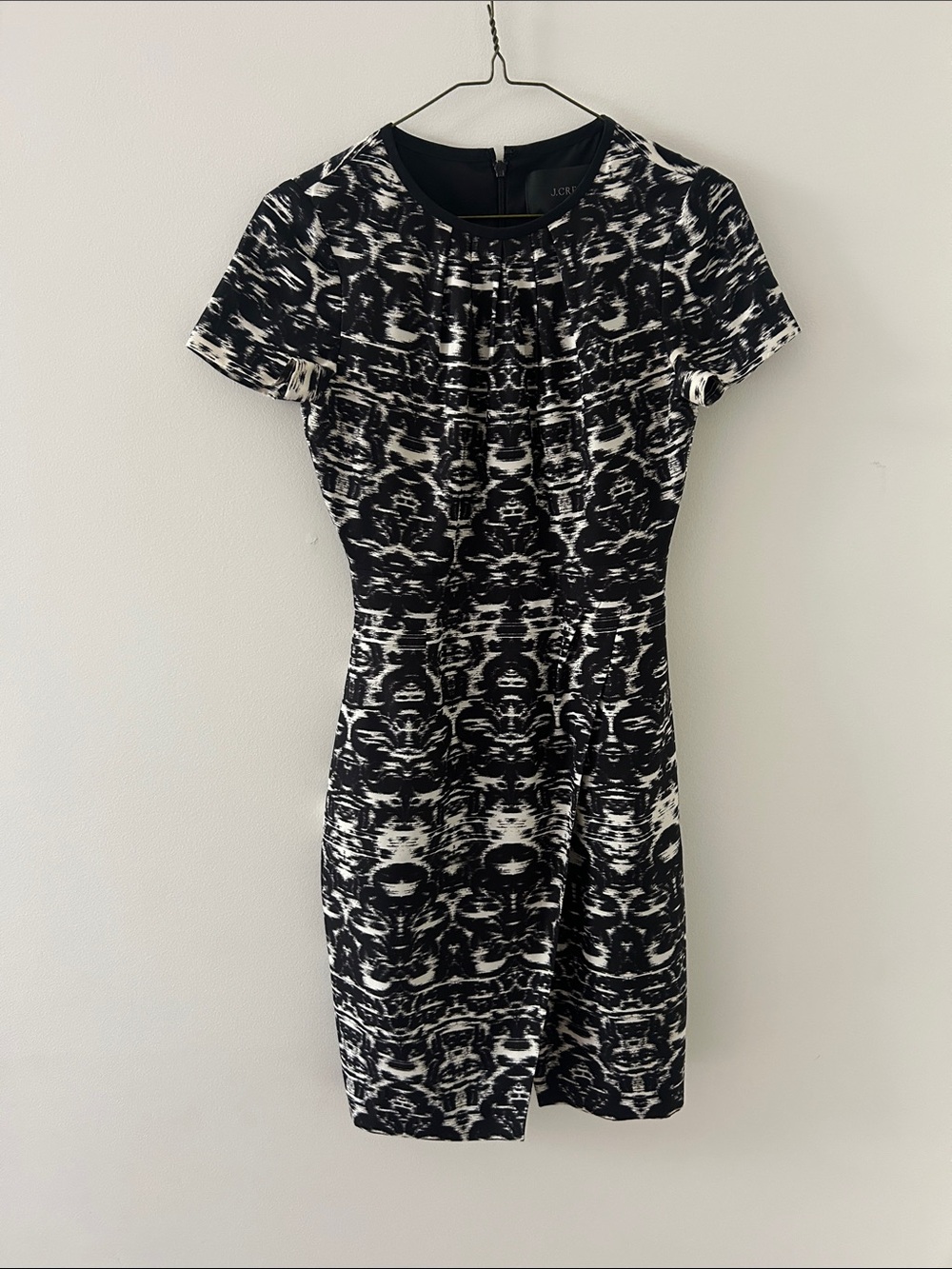 J. Crew Black and White Short Sleeve Sheath Dress 00